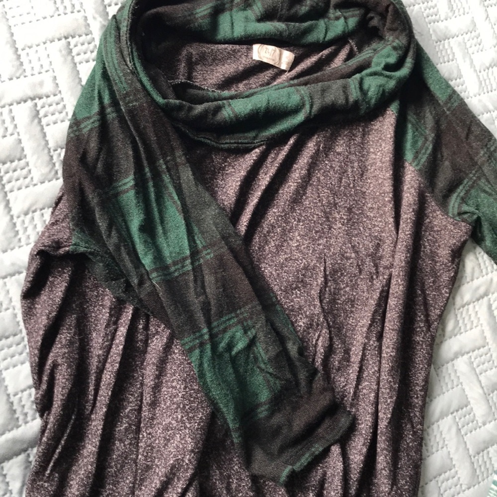 MAURICES holiday plaid raglan shirt